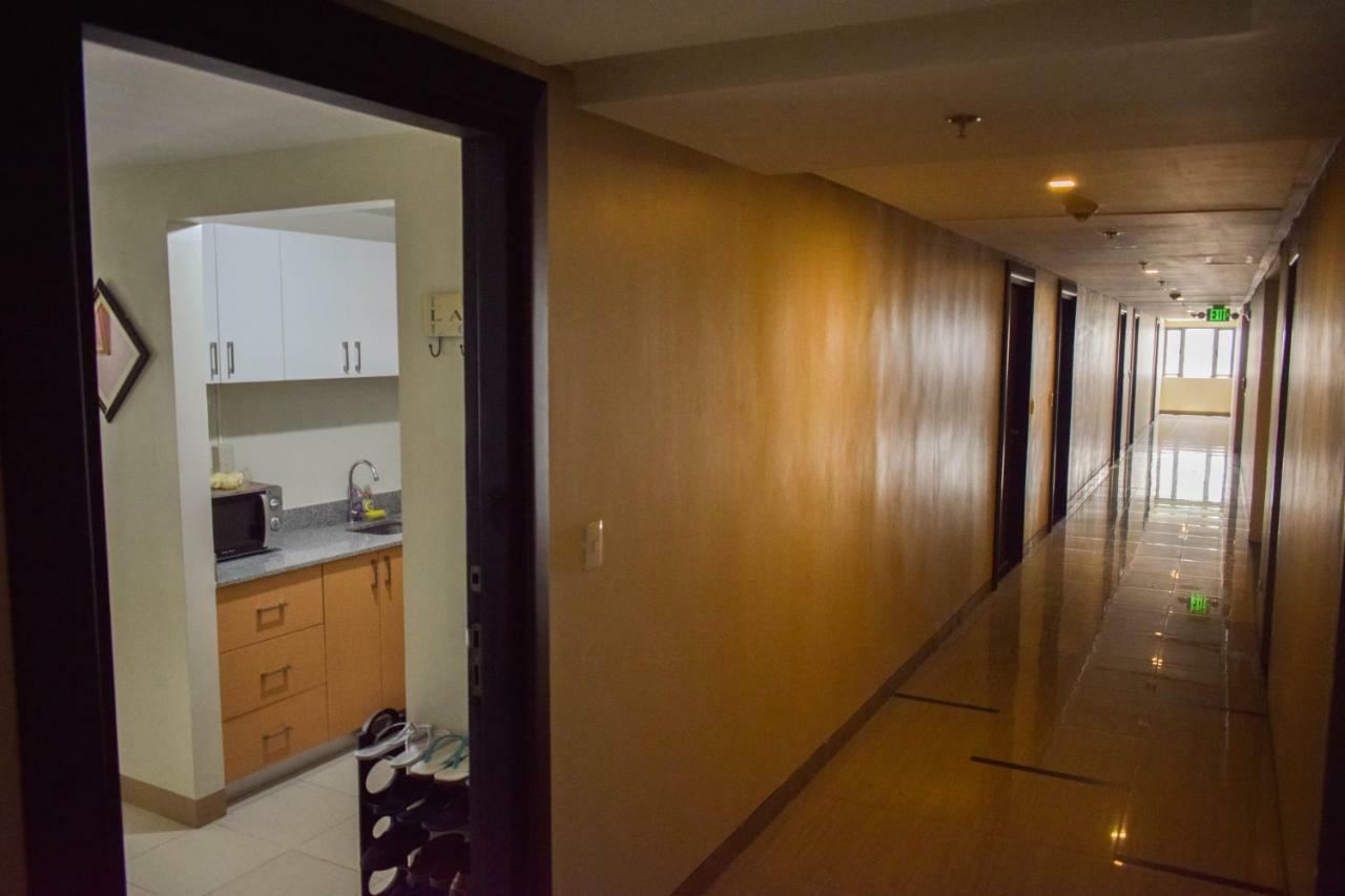 Manhattan Plaza Tower 1 Quezon City Exterior photo